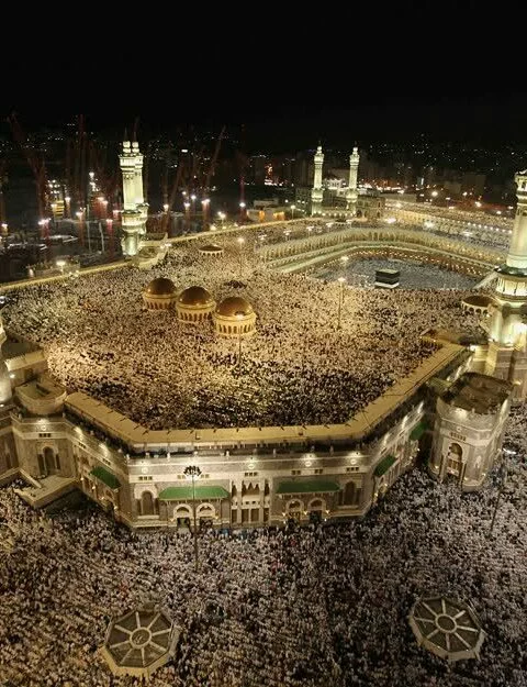 Muslim pilgrims circle the kaaba at the center of the grand mosque in mecca during the annual hajj 29vnmn9 480x625 Muslim pilgrims circle the kaaba at the center of the grand mosque in mecca during the annual hajj