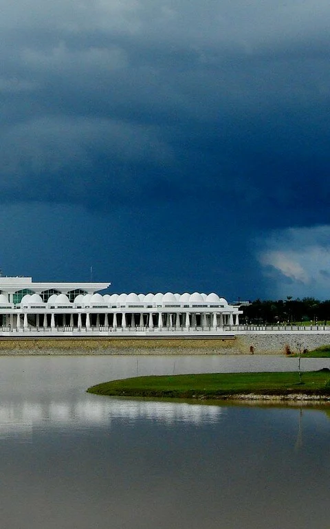 35 Famous Islamic Places Aroud the World An Nour Mosque in Malaysia 480x769 35 Famous Islamic Places Aroud the World