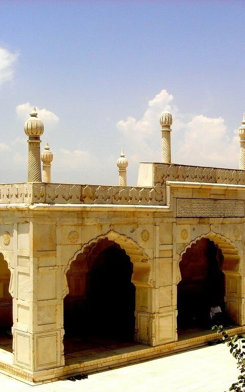 35 Famous Islamic Places Aroud the World Baburs Garden in Afghanistan 480x768 35 Famous Islamic Places Aroud the World