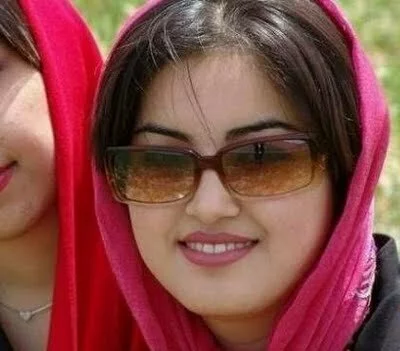 Pakistani Girl on Beautiful Pakistani Girl In Pink Scarf Beautiful Pakistani Girl In