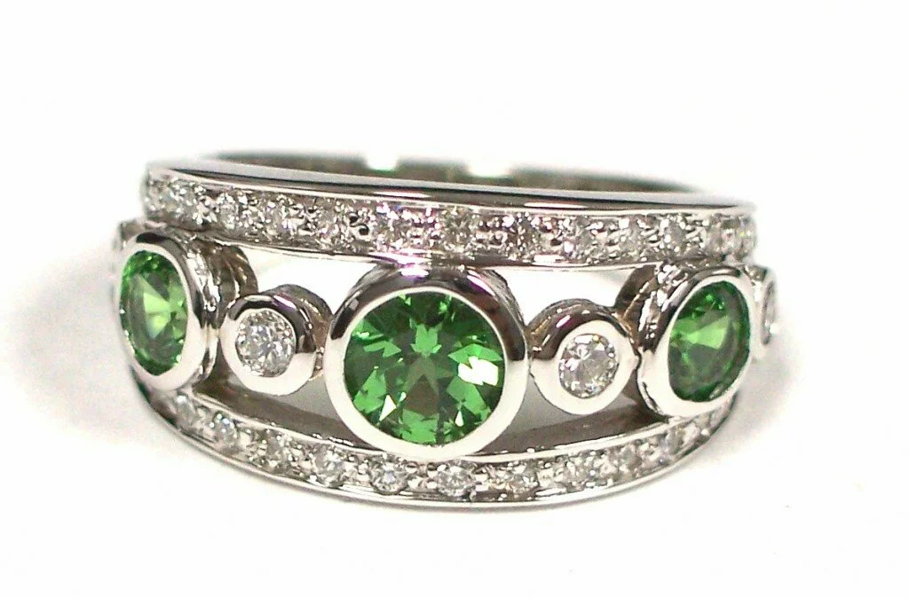 se 001 1024x674 New design colorful  diamond gold rings collection photo gallery 2011