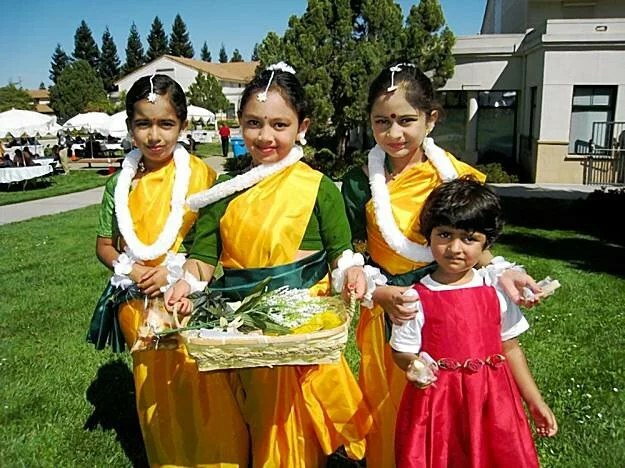 Indian traditional children clothing photos Children dress in traditional Indian Indian traditional children clothing photos