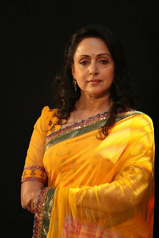 Hema Malini in beautiful yellow saree