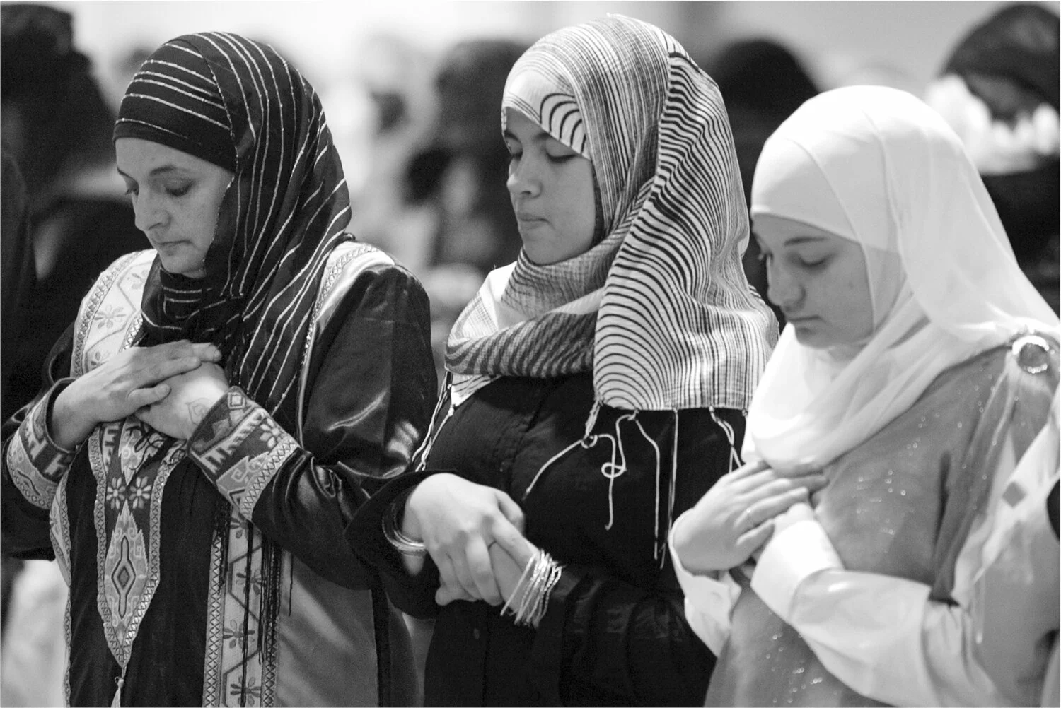 Muslim Women Praying for peace