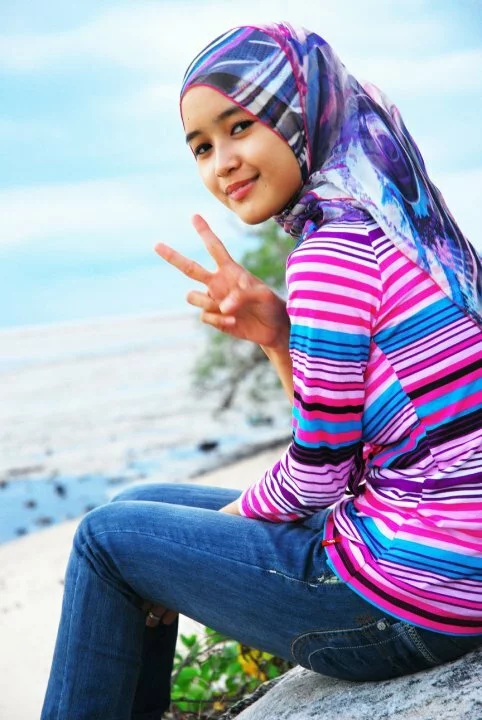 Muslim-girls-hijab fashion 2011