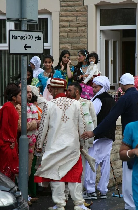 Around The World Muslim Weddings, Dresses And Makeup muslim wedding in england Around The World Muslim Weddings, Dresses And Makeup
