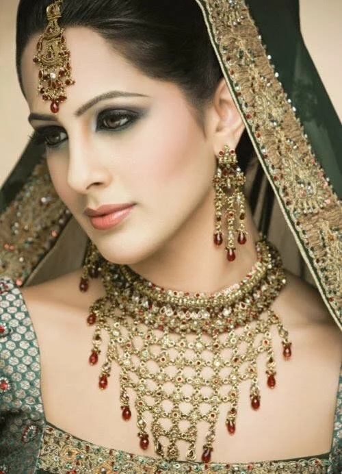 Around The World Muslim Weddings, Dresses And Makeup pakistani bridal makeup tips Around The World Muslim Weddings, Dresses And Makeup
