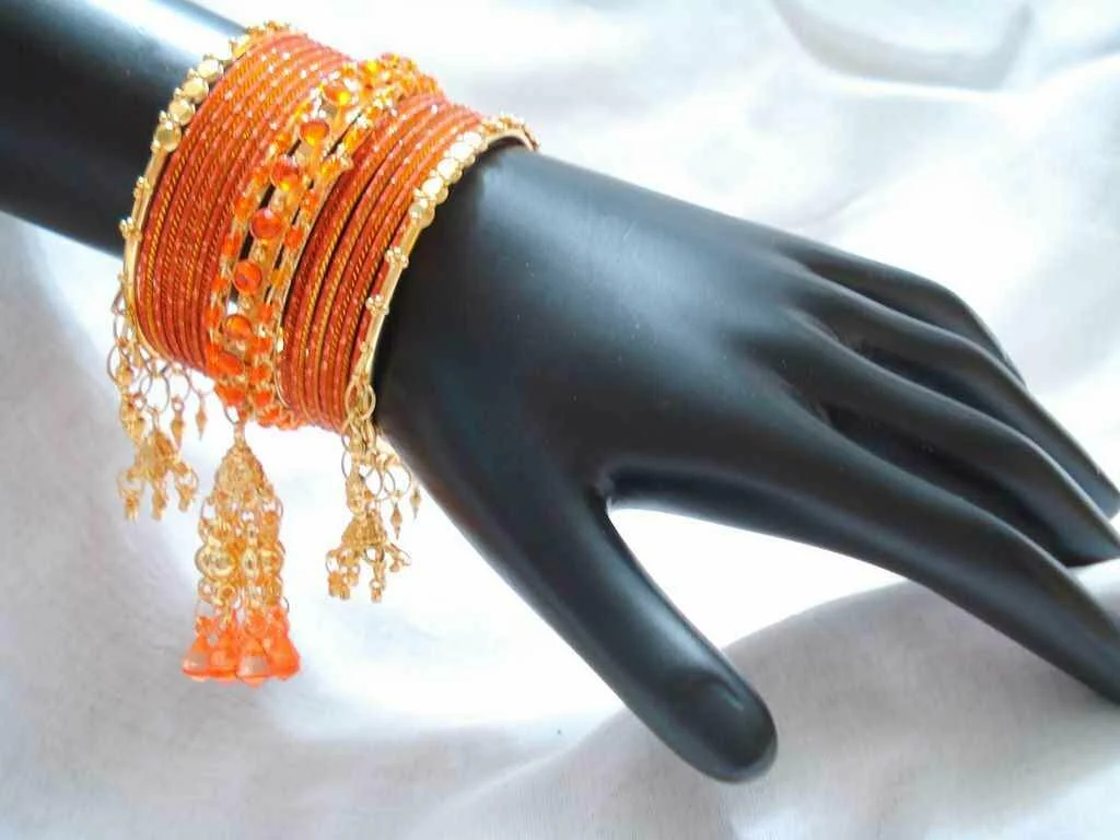 Beautiful wedding bangles, bridal wear photo gallery Bangles for bridals Beautiful wedding bangles, bridal wear photo gallery