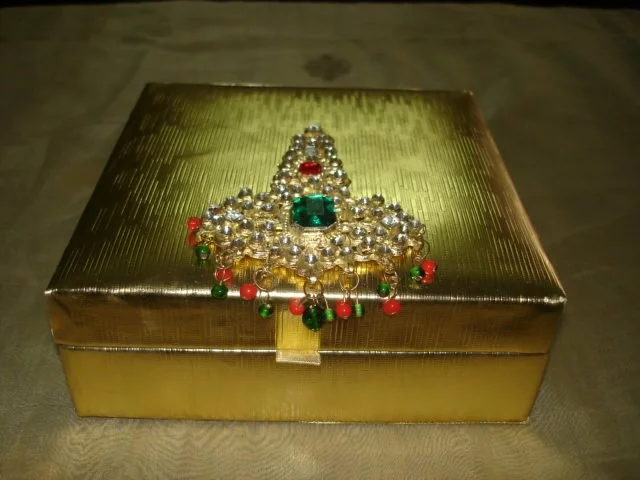 Beautiful wedding bangles, bridal wear photo gallery Beautiful gold bangles box Beautiful wedding bangles, bridal wear photo gallery