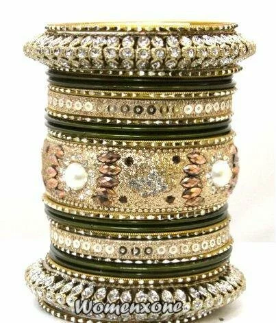 Beautiful jhumka bangles accessorize for Eid 2011 Diamond Stone Beaded Bangles 12 Beautiful jhumka bangles accessorize for Eid 2011