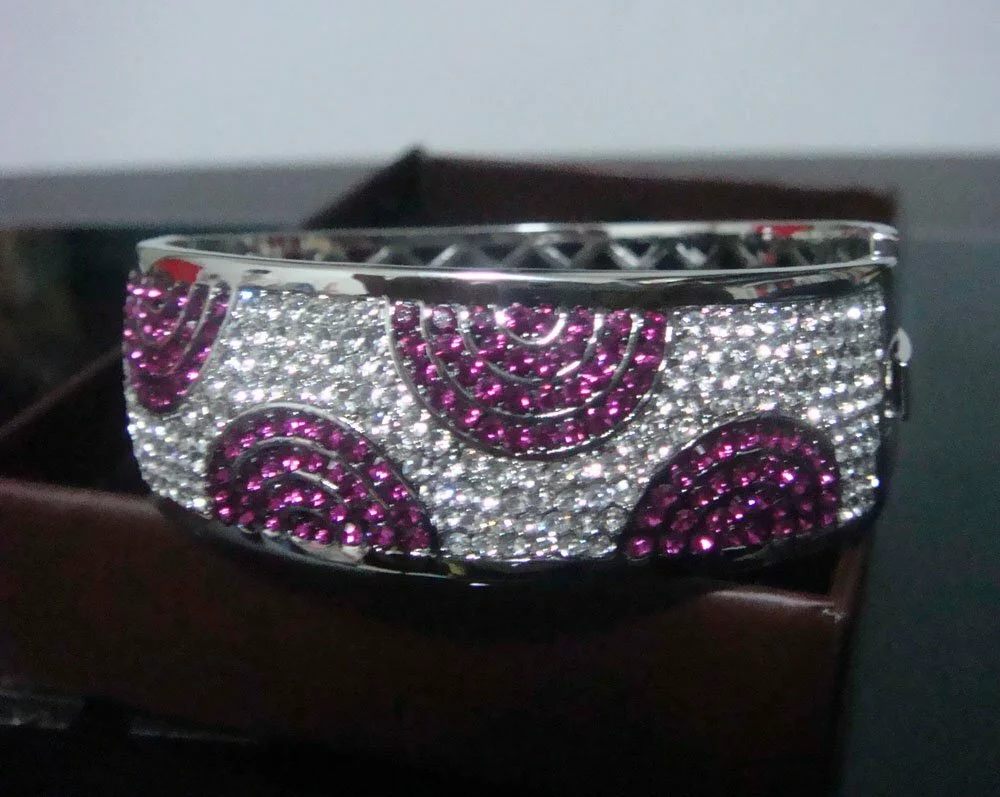 Beautiful wedding bangles, bridal wear photo gallery Diamond bangle bracelet for gift Beautiful wedding bangles, bridal wear photo gallery