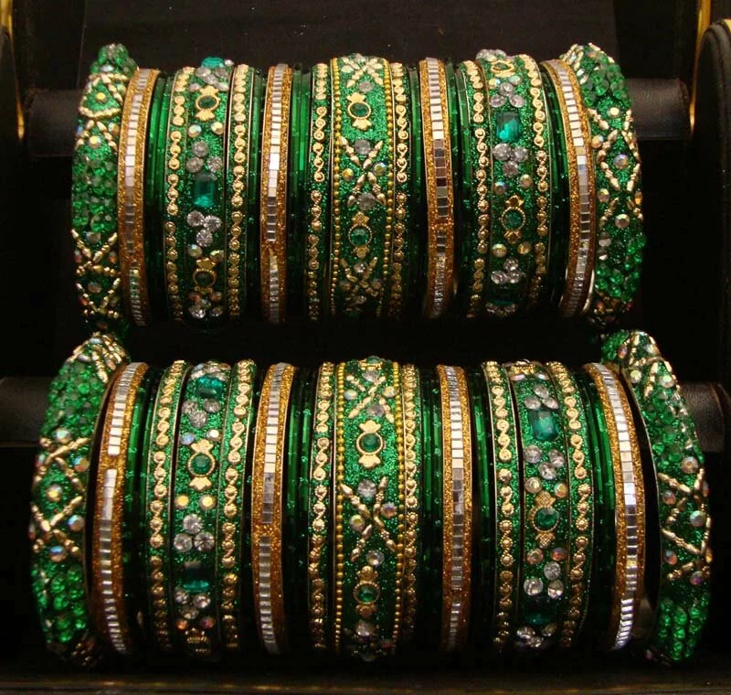 Beautiful wedding bangles, bridal wear photo gallery Green lakh wedding bangles Beautiful wedding bangles, bridal wear photo gallery