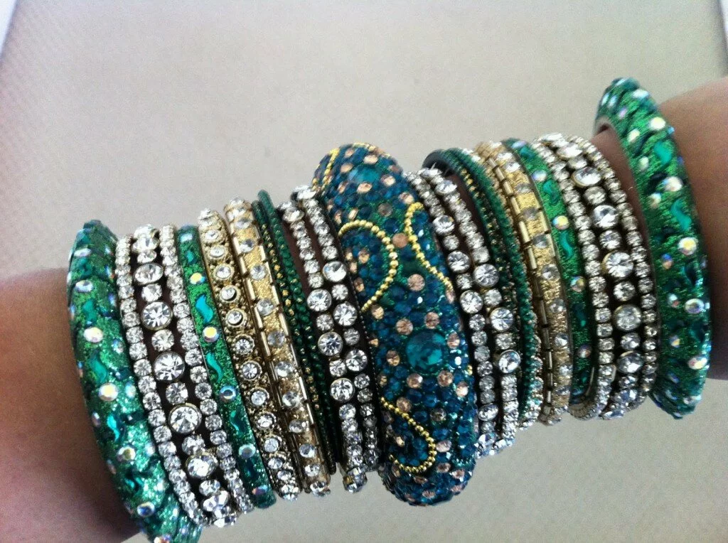 Beautiful wedding bangles, bridal wear photo gallery Hyederabadi Bling bangles every desi girls wedding 1024x764 Beautiful wedding bangles, bridal wear photo gallery