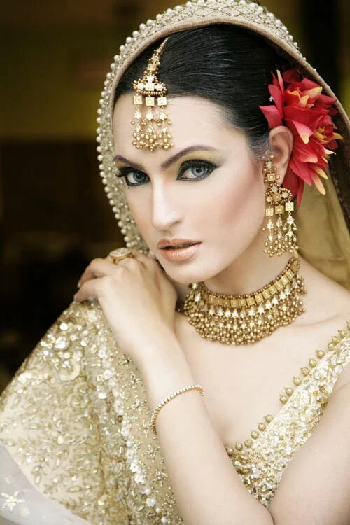 Indian bridal wear and makeup tips 2011 Indian Bridal makeup new look fashion styel1 Indian bridal wear and makeup tips 2011