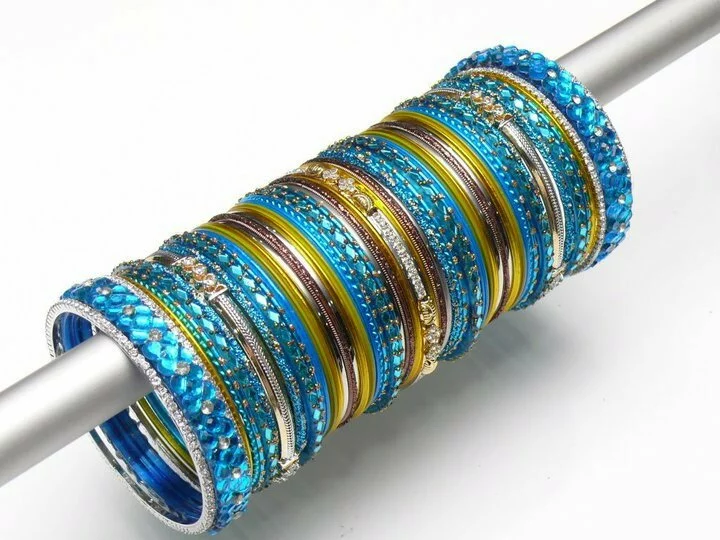 Beautiful wedding bangles, bridal wear photo gallery Latest bridal bangles Designs 2 Beautiful wedding bangles, bridal wear photo gallery