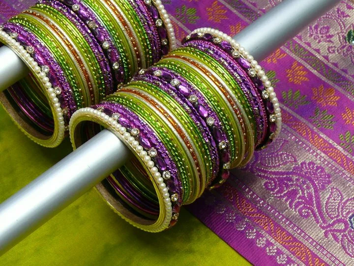 Beautiful wedding bangles, bridal wear photo gallery Latest bridal bangles Designs Beautiful wedding bangles, bridal wear photo gallery