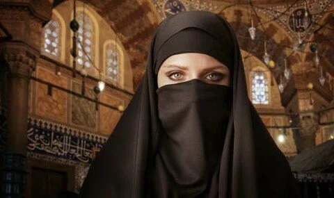 women in hijab 480x285 Islamic groups back burqa removal law
