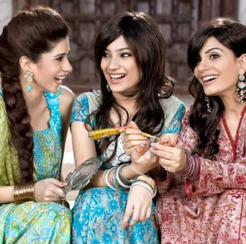 Gul Ahmed Eid Collection 2011 gul ahmed eid collection 2011girls 480x477 Gul Ahmed Eid Collection 2011