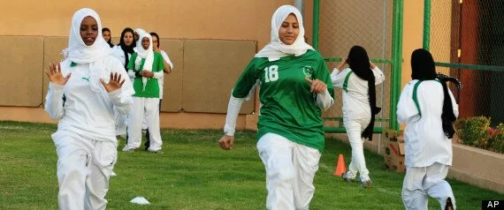 r SAUDI ATHLETES large570 Saudi Arabia Olympics: Islamic Kingdom To Allow Women Athletes To Compete In London 