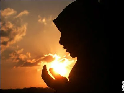 Islamic Duas for Different Matters of Life dua woman at sunset Islamic Duas for Different Matters of Life