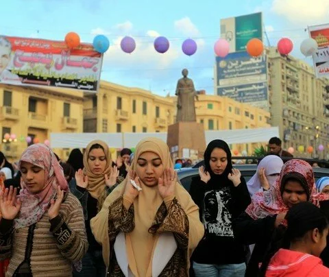 Egyptian Muslim women gather to pray egypt women 480x404 Egyptian Muslim women gather to pray