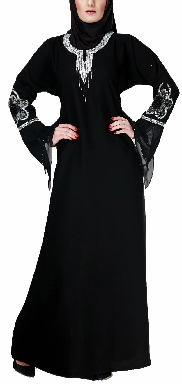 Latest and Best Arabic Abaya Collections 2013 abaya black 1 Latest and Best Arabic Abaya Collections 2013
