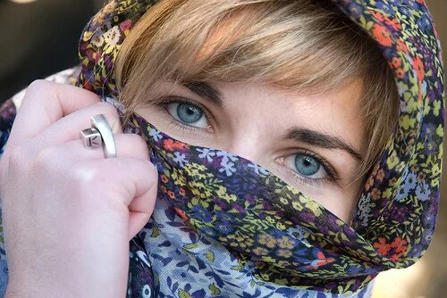 Is It OK For Non Muslim Women To Wear Headscarves? headscarf Is It OK For Non Muslim Women To Wear Headscarves?