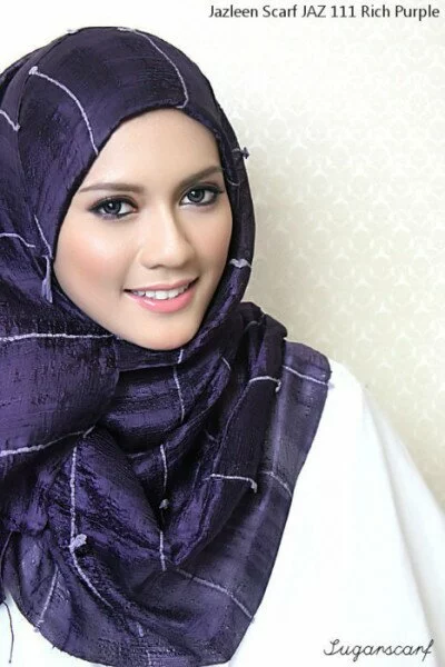 Beautiful Muslim Girl in Hijab Beautiful Muslim Girl in Hijab 400x600 Beautiful Muslim Girl in Hijab