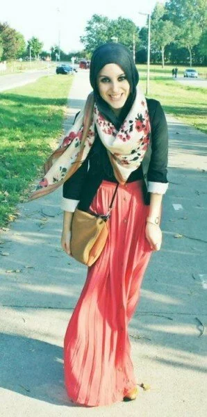 Beautiful & Modest Muslimah Fashion Hijab Muslimah Fashion 298x600 Beautiful & Modest Muslimah Fashion Hijab