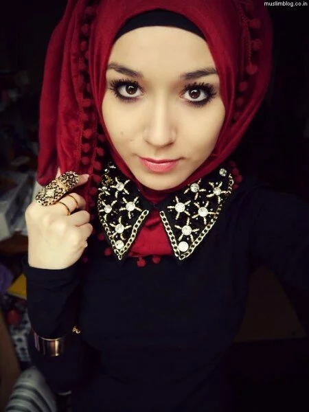 hijab women 4 450x600 Latest and Modern Hijab Style for Girls Pictures